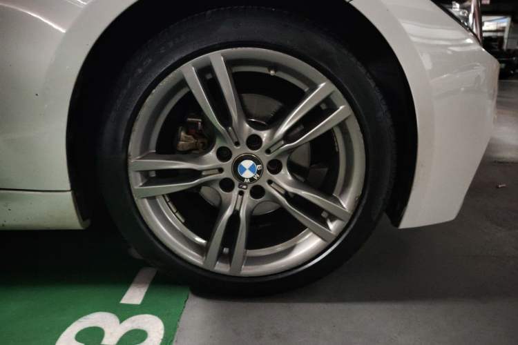 Used BMW 3 Series 2018 320Li M Sport Night Edition Right Front Wheel Hub