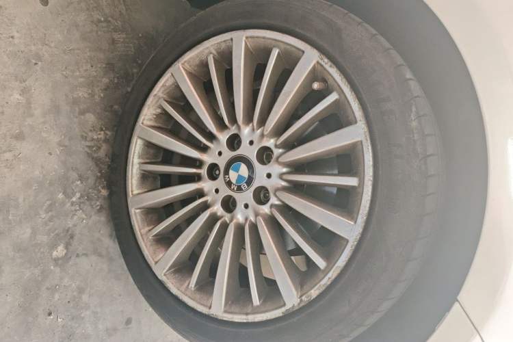 Used BMW 3 Series 2018 320Li Fashion Model Right Front Wheel Hub
