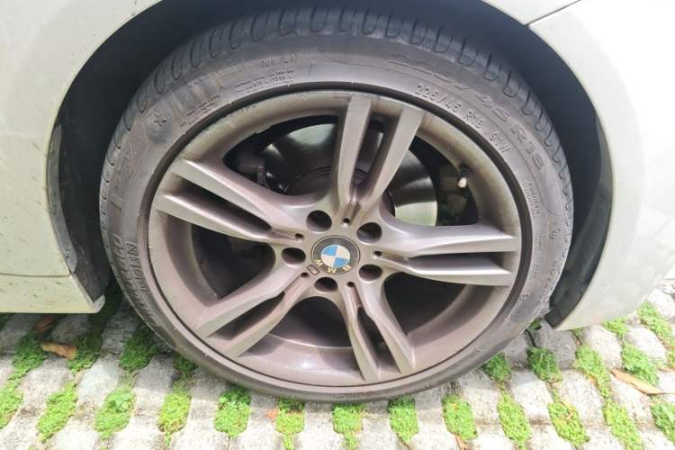 Used BMW 3 Series 2018 320Li M Sport Night Edition Right Front Wheel Hub
