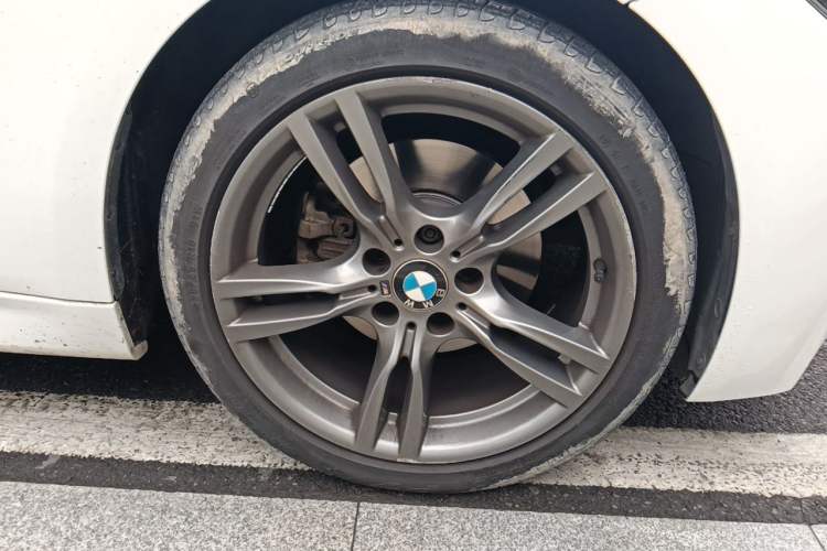 Used BMW 3 Series 2018 320Li M Sport Night Edition Right Front Wheel Hub