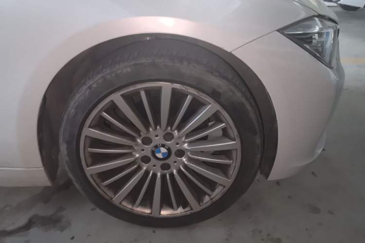 Used BMW 3 Series 2018 320Li Fashion Model Right Front Wheel Hub
