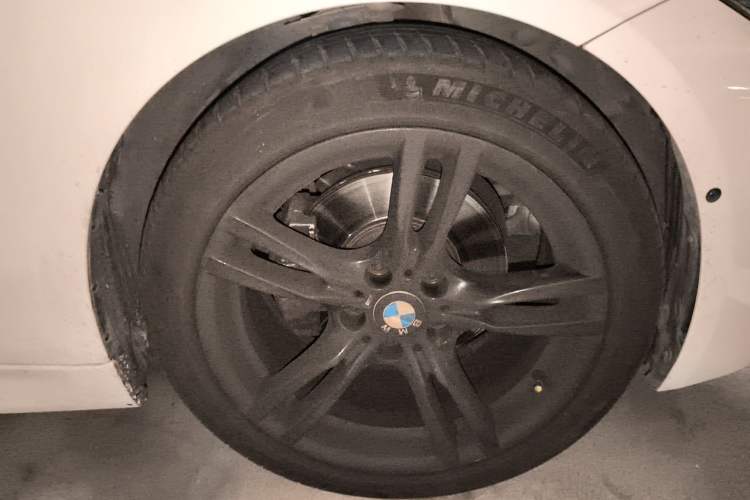 Used BMW 3 Series 2018 320i M Sport Night Edition Right Front Wheel Hub