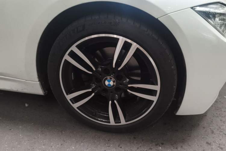 Used BMW 3 Series 2018 320Li Leading Model M Sport Package Right Front Wheel Hub