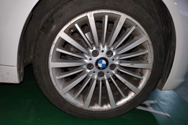 Used BMW 3 Series 2018 320Li Fashion Model Right Front Wheel Hub