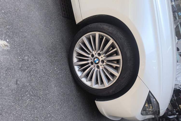 Used BMW 3 Series 2018 320Li Fashion Model Right Front Wheel Hub
