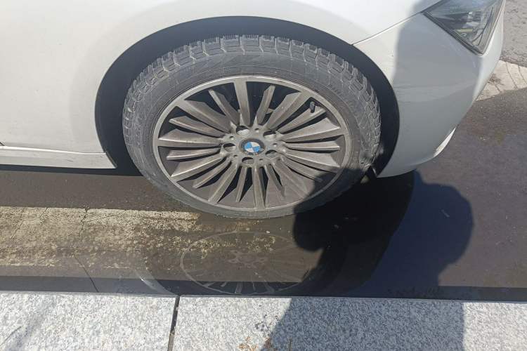 Used BMW 3 Series 2018 320Li xDrive Fashion Model Right Front Wheel Hub