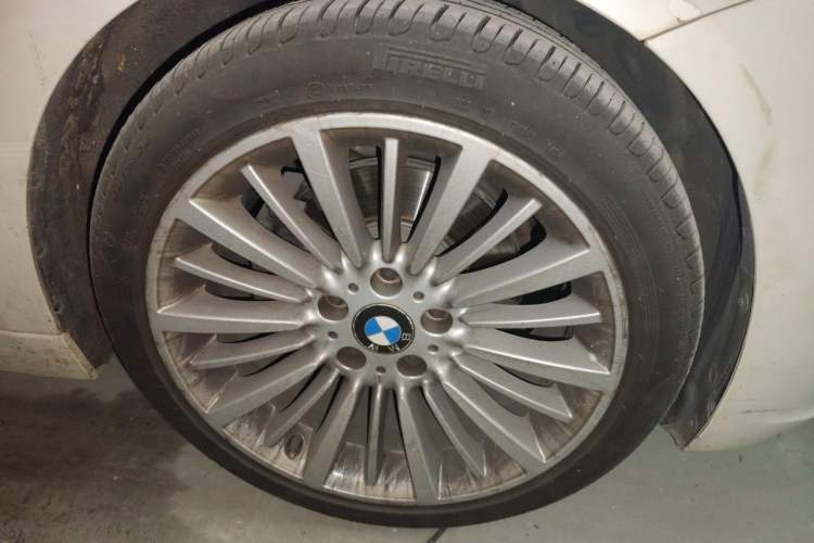 Used BMW 3 Series 2018 320Li Fashion Model Right Front Wheel Hub