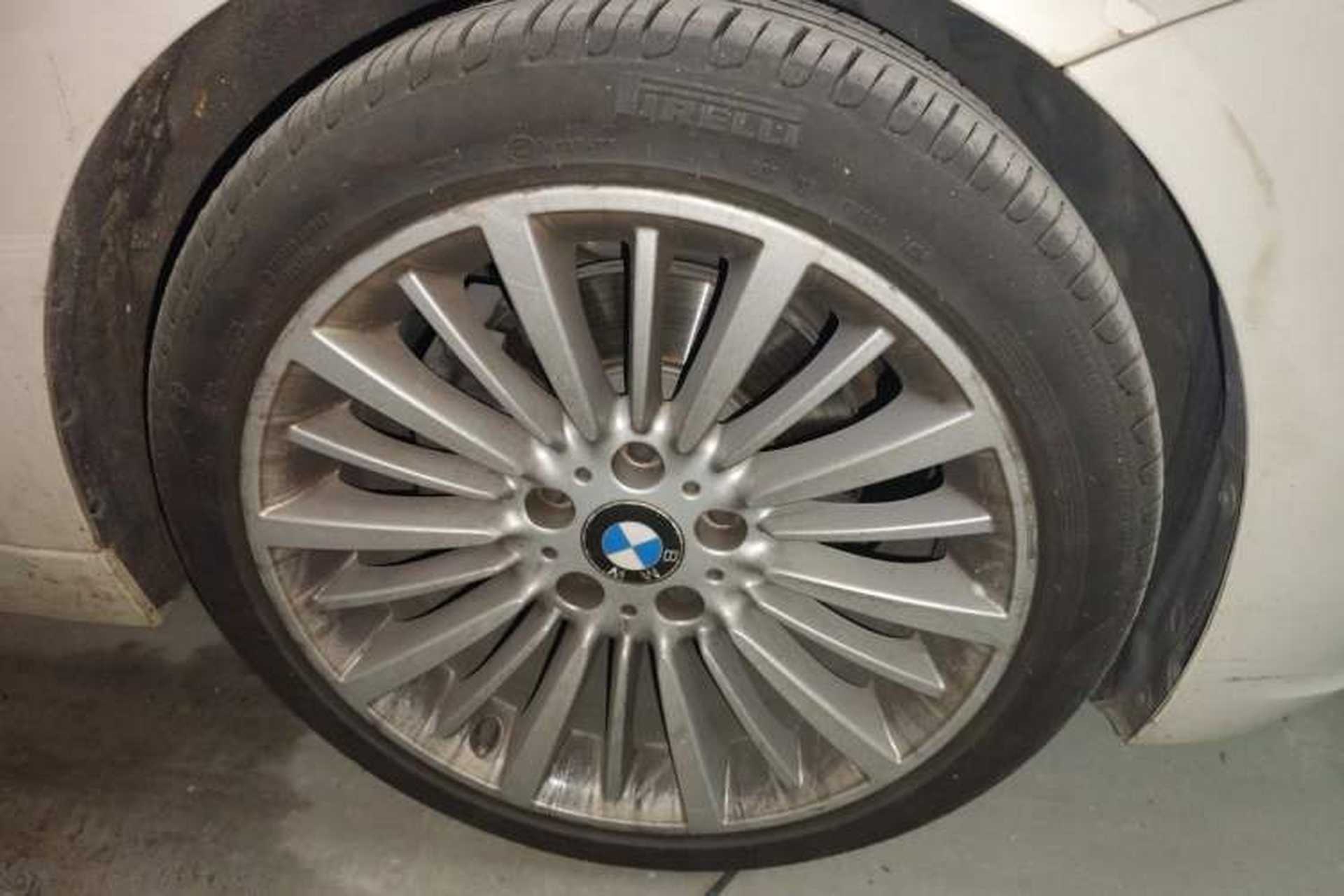 Used BMW 3 Series 2018 320Li Fashion Model Right Front Wheel Hub