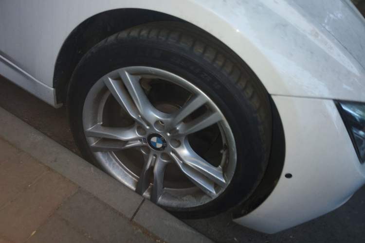 Used BMW 3 Series 2018 320Li Leading Model M Sport Package Right Front Wheel Hub