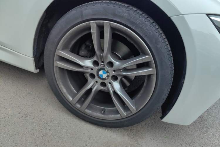 Used BMW 3 Series 2018 320i M Sport Night Edition Right Front Wheel Hub