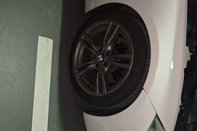 Used BMW 3 Series 2018 320i M Sport Night Edition Right Front Wheel Hub