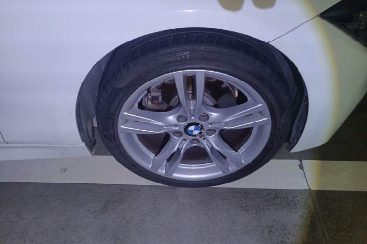 Used BMW 3 Series 2018 320Li Leading Model M Sport Package Right Front Wheel Hub