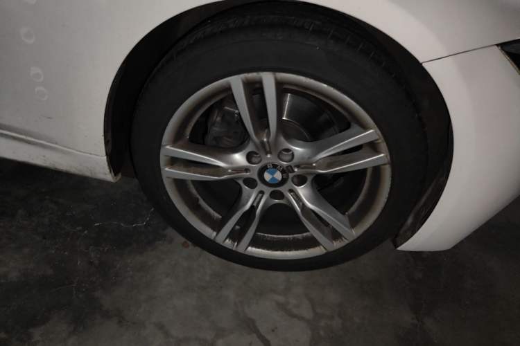 Used BMW 3 Series 2018 320Li Leading Model M Sport Package Right Front Wheel Hub