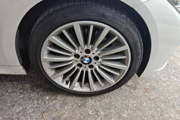 Used BMW 3 Series 2018 320Li Fashion Model Right Front Wheel Hub