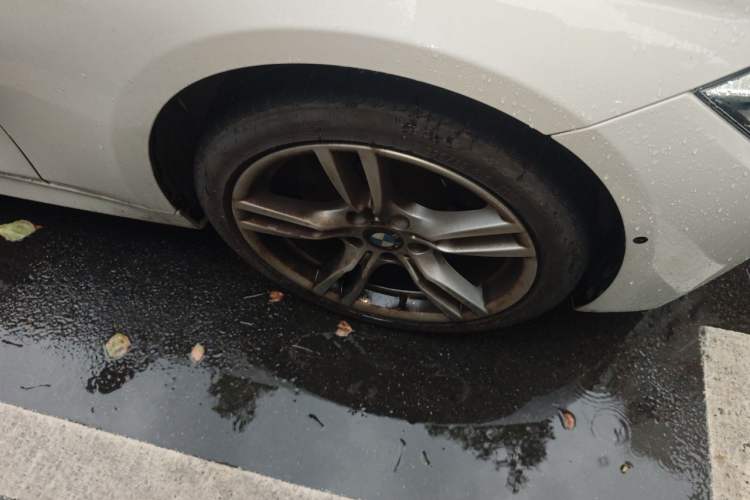 Used BMW 3 Series 2018 320Li Leading Model M Sport Package Right Front Wheel Hub