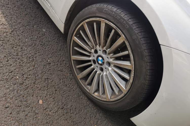 Used BMW 3 Series 2018 320Li Fashion Model Right Front Wheel Hub