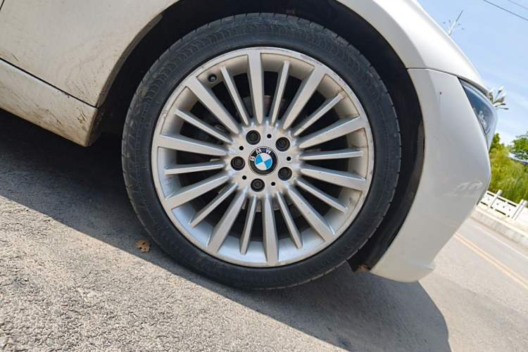 Used BMW 3 Series 2018 320Li Fashion Model Right Front Wheel Hub