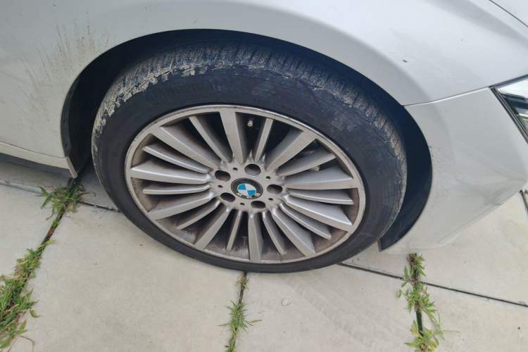 Used BMW 3 Series 2018 320Li Fashion Model Right Front Wheel Hub