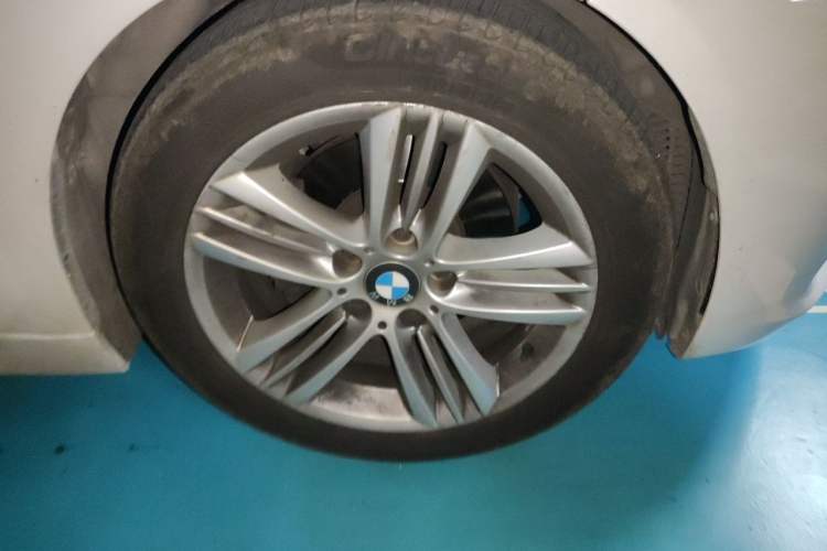 Used BMW 3 Series 2018 318i Right Front Wheel Hub