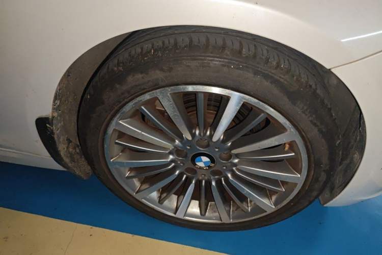 Used BMW 3 Series 2018 320Li Fashion Model Right Front Wheel Hub