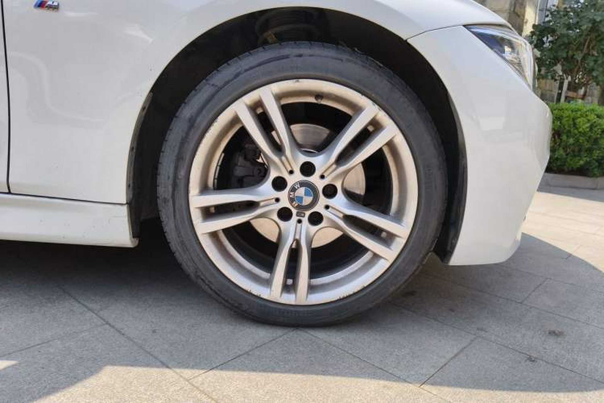 Used BMW 3 Series 2018 320Li Leading Model M Sport Package Right Front Wheel Hub