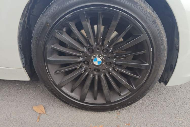 Used BMW 3 Series 2018 320Li Fashion Model Right Front Wheel Hub