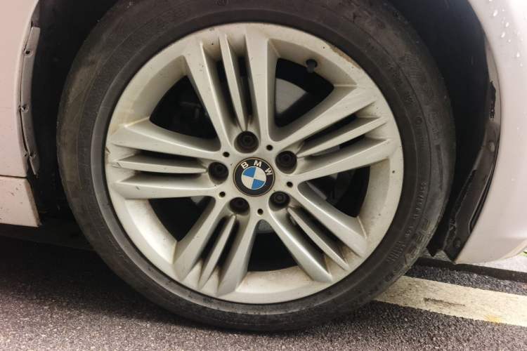 Used BMW 3 Series 2018 318i Right Front Wheel Hub