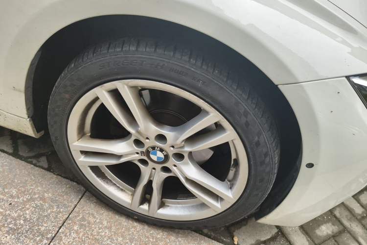 Used BMW 3 Series 2018 320Li Leading Model M Sport Package Right Front Wheel Hub