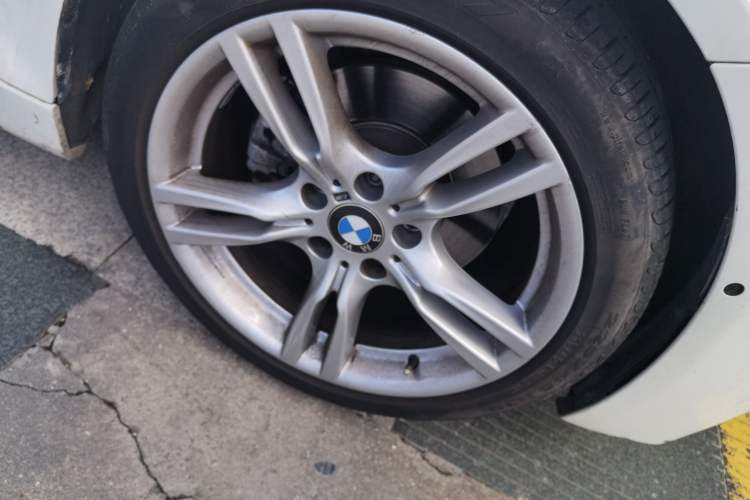 Used BMW 3 Series 2018 320i M Sport Package Right Front Wheel Hub