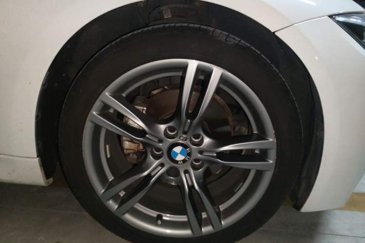 Used BMW 3 Series 2018 330Li M Sport Shadow Edition Right Front Wheel Hub