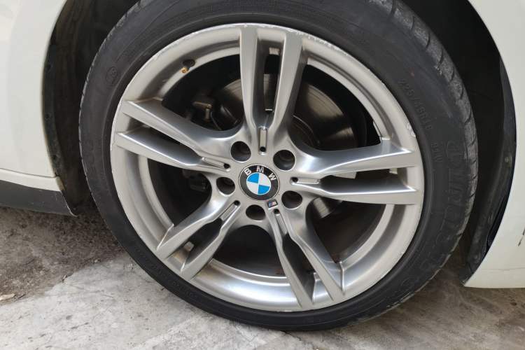 Used BMW 3 Series 2018 320Li M Sport Night Edition Right Front Wheel Hub