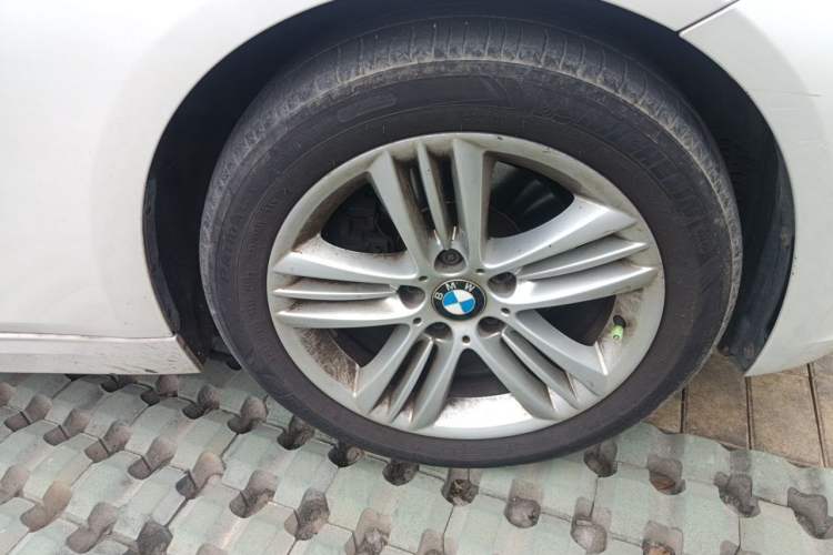 Used BMW 3 Series 2018 318Li Right Front Wheel Hub