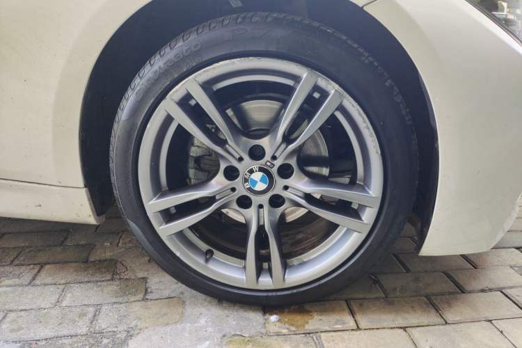 Used BMW 3 Series 2018 320i M Sport Night Edition Right Front Wheel Hub