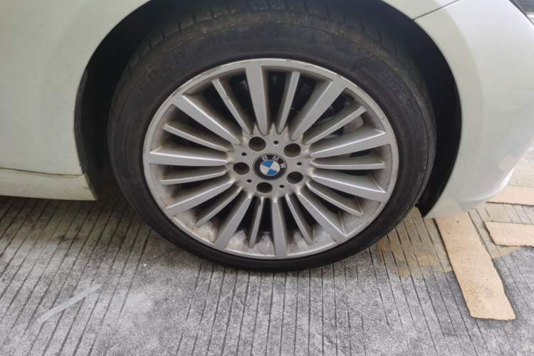 Used BMW 3 Series 2018 320Li Fashion Model Right Front Wheel Hub