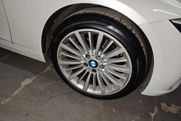 Used BMW 3 Series 2018 320Li Fashion Model Right Front Wheel Hub