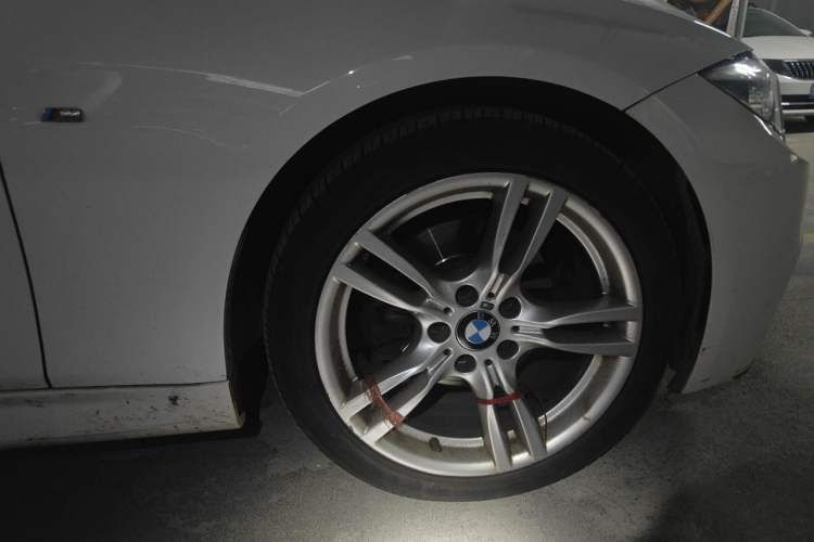 Used BMW 3 Series 2018 320Li Leading Model M Sport Package Right Front Wheel Hub