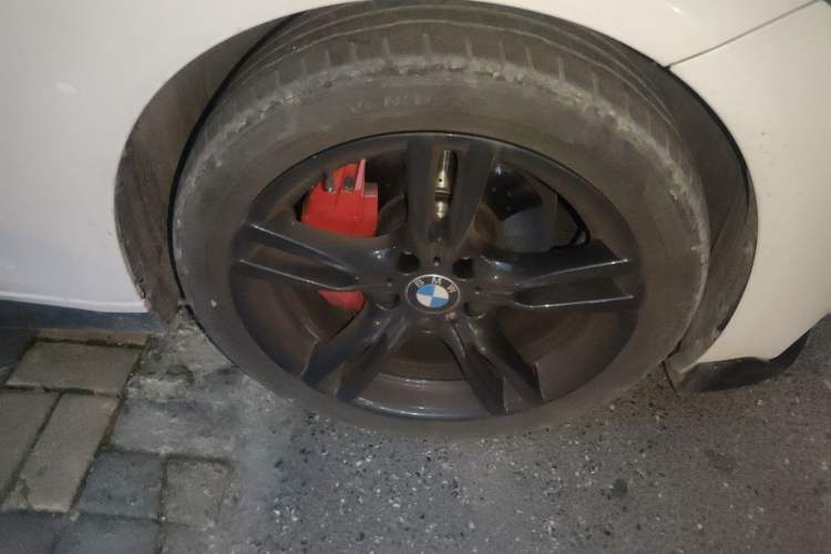 Used BMW 3 Series 2018 320i M Sport Package Right Front Wheel Hub
