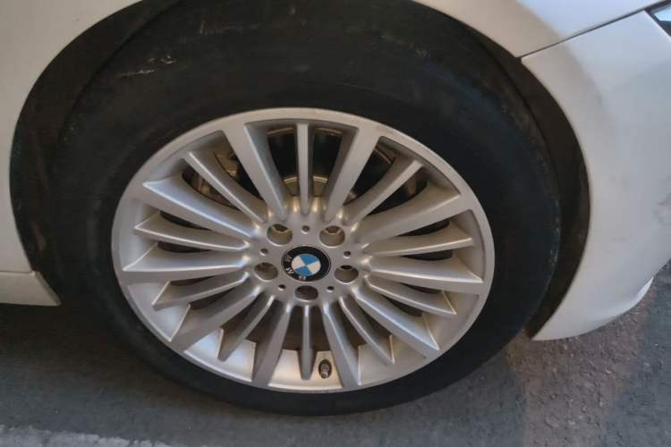 Used BMW 3 Series 2018 320Li Fashion Model Right Front Wheel Hub
