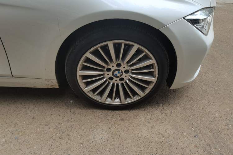 Used BMW 3 Series 2018 320Li Fashion Model Right Front Wheel Hub