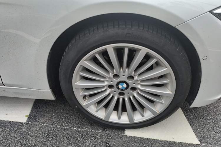 Used BMW 3 Series 2018 320Li Fashion Model Right Front Wheel Hub