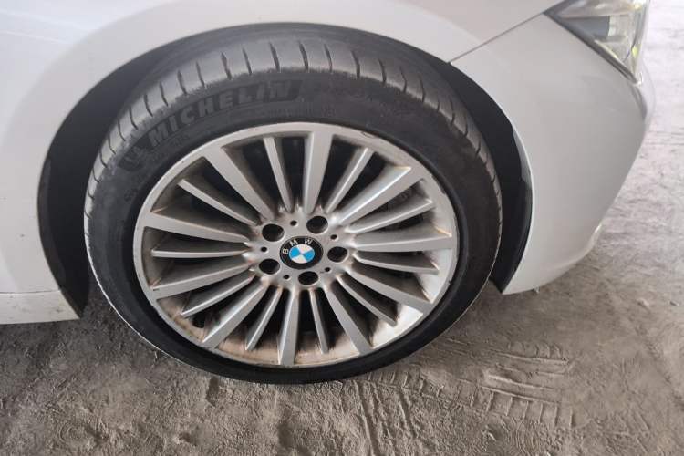 Used BMW 3 Series 2018 320Li Fashion Model Right Front Wheel Hub