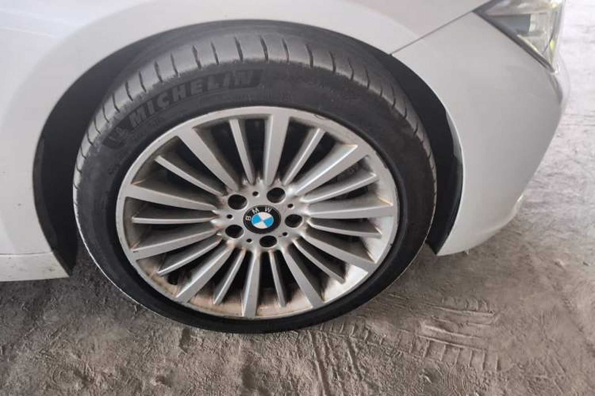Used BMW 3 Series 2018 320Li Fashion Model Right Front Wheel Hub