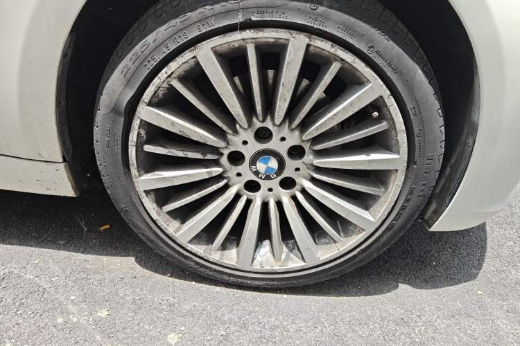 Used BMW 3 Series 2018 320Li Fashion Model Right Front Wheel Hub