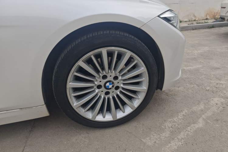 Used BMW 3 Series 2018 320Li Fashion Model Right Front Wheel Hub