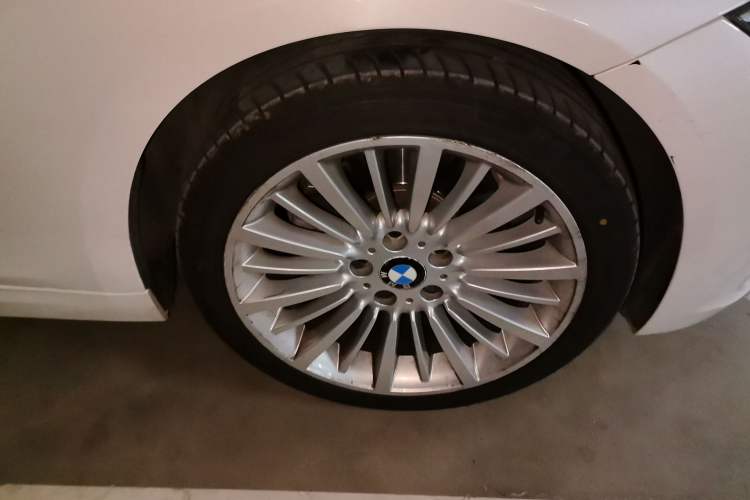 Used BMW 3 Series 2018 320Li Fashion Model Right Front Wheel Hub