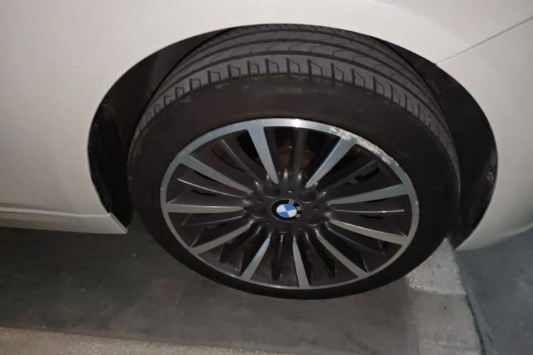 Used BMW 3 Series 2018 320Li Leading Model M Sport Package Right Front Wheel Hub