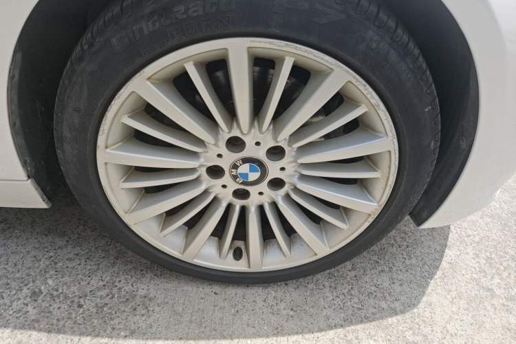 Used BMW 3 Series 2018 320Li Fashion Model Right Front Wheel Hub