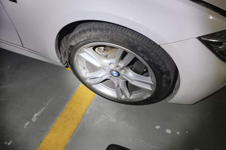 Used BMW 3 Series 2018 320Li Leading Model M Sport Package Right Front Wheel Hub