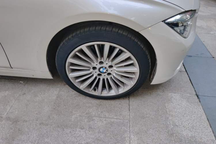 Used BMW 3 Series 2018 320Li Fashion Model Right Front Wheel Hub