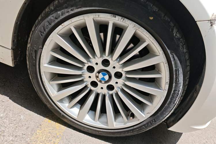 Used BMW 3 Series 2018 320Li Fashion Model Right Front Wheel Hub